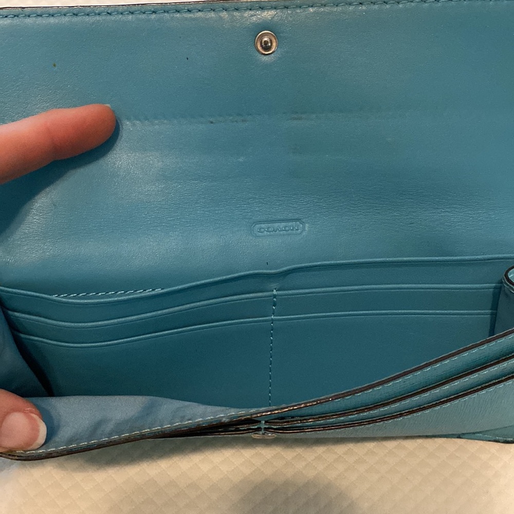 Coach Turquoise Blue Rectangular Vintage Fix-Up Distressed Project Wallet - Picture 10 of 13